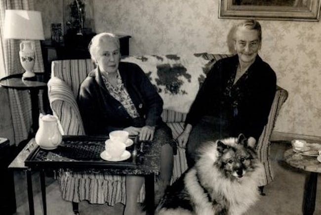 Photograph of Hilary Bourne and Barbara Allen seated