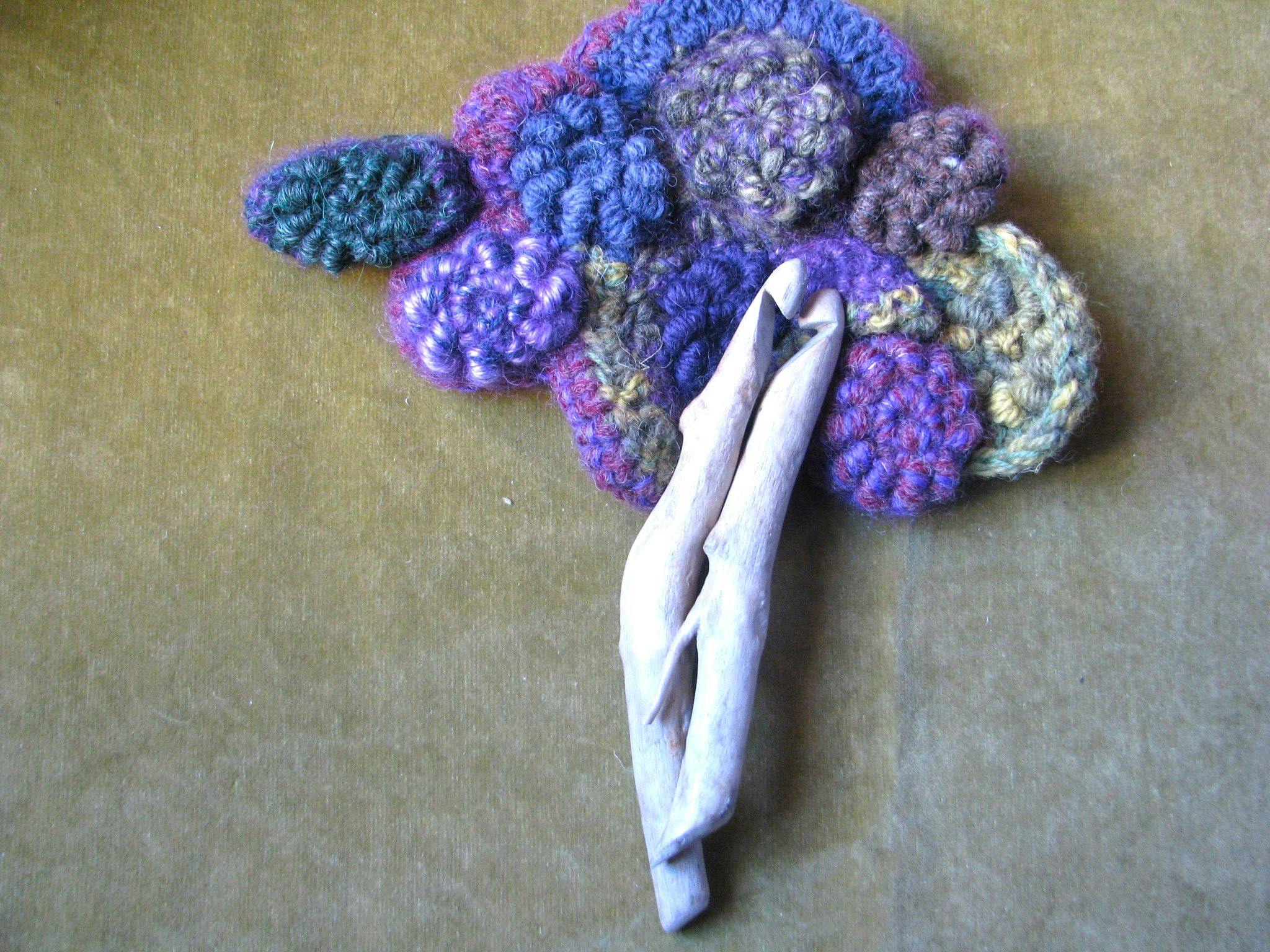crochet flowers with wooden carved hooks
